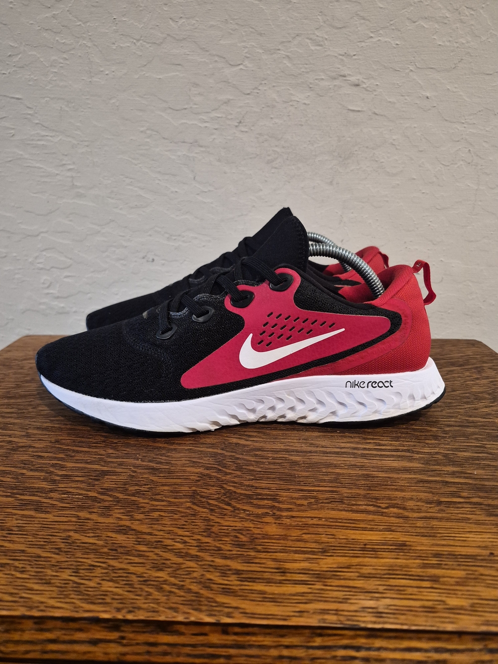 Nike Legend React Athletic Running Shoes 
Men's Size 9